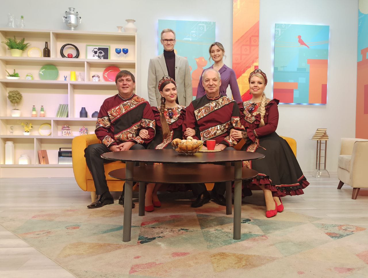 Ансамбль «Горница» принял участие в программе «Утро на Экспрессе» Ансамбль «Горница» принял участие в программе «Утро на Экспрессе»